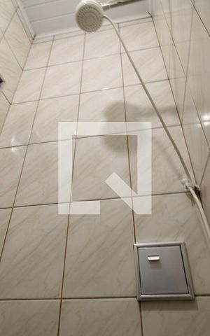 Casa à venda com 180m², 2 quartos e 2 vagasBanheiro