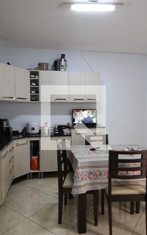 Casa à venda com 180m², 2 quartos e 2 vagasCozinha