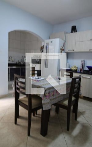 Casa à venda com 180m², 2 quartos e 2 vagasCozinha