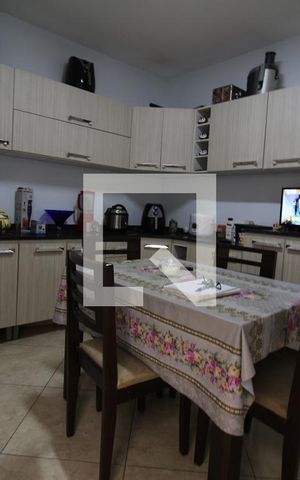 Casa à venda com 180m², 2 quartos e 2 vagasCozinha