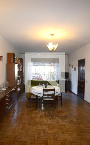 Casa à venda com 201m², 3 quartos e 2 vagasSala