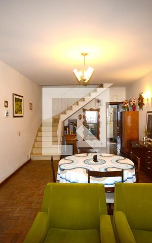Casa à venda com 201m², 3 quartos e 2 vagasSala