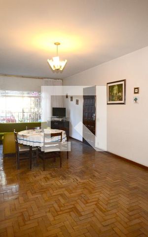 Casa à venda com 201m², 3 quartos e 2 vagasSala