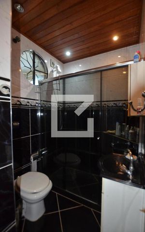 Casa à venda com 230m², 4 quartos e 2 vagasBanheiro da Suíte