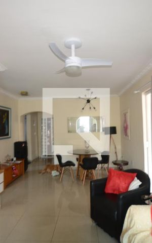 Casa à venda com 230m², 4 quartos e 2 vagasSala