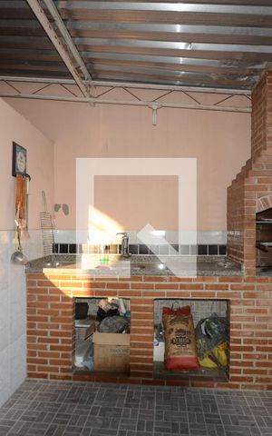 Casa à venda com 230m², 4 quartos e 2 vagasChurrasqueira
