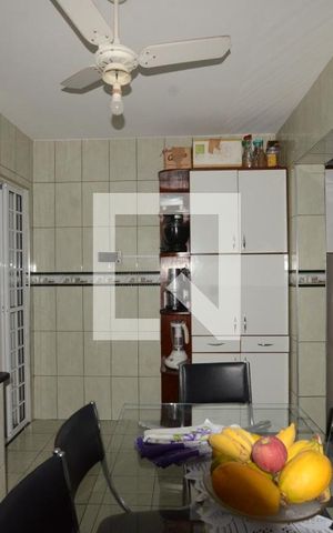 Casa à venda com 230m², 4 quartos e 2 vagasCopa