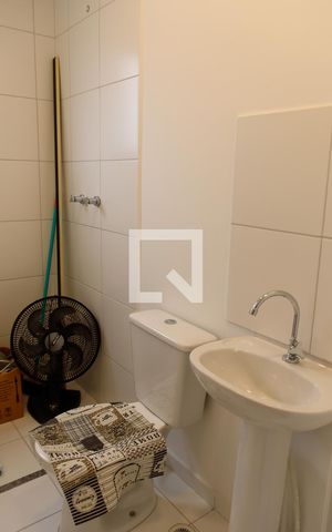 Apartamento à venda com 55m², 2 quartos e 1 vaga Apartamento à venda com 55m², 2 quartos e 1 vagaBanheiro da Suíte 2