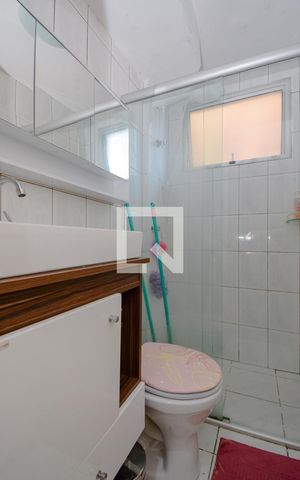 Apartamento à venda com 49m², 2 quartos e 1 vaga Apartamento à venda com 49m², 2 quartos e 1 vagaBanheiro Social