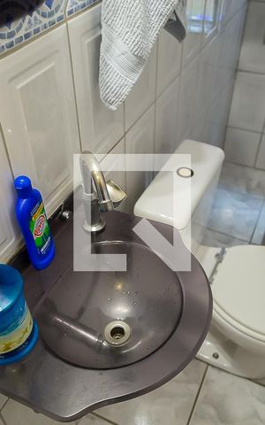 Casa à venda com 160m², 3 quartos e 4 vagas Casa à venda com 160m², 3 quartos e 4 vagasLavabo - Detalhe