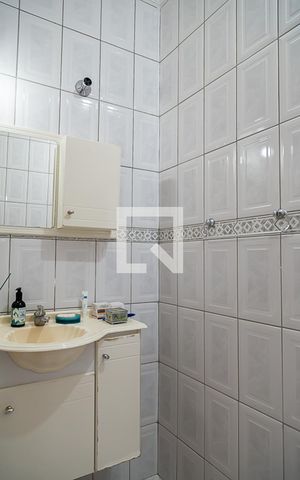 Casa à venda com 160m², 3 quartos e 4 vagas Casa à venda com 160m², 3 quartos e 4 vagasBanheiro da Suíte