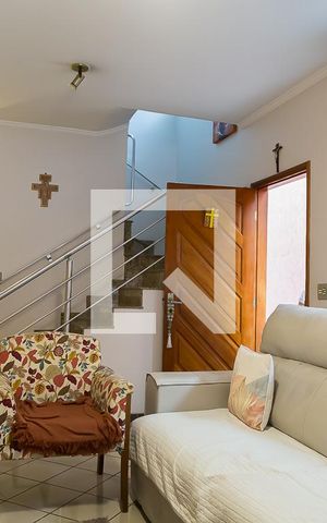 Casa à venda com 160m², 3 quartos e 4 vagas Casa à venda com 160m², 3 quartos e 4 vagasSala