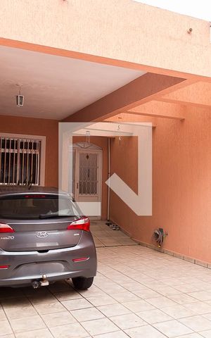 Casa à venda com 160m², 3 quartos e 4 vagas Casa à venda com 160m², 3 quartos e 4 vagasGaragem
