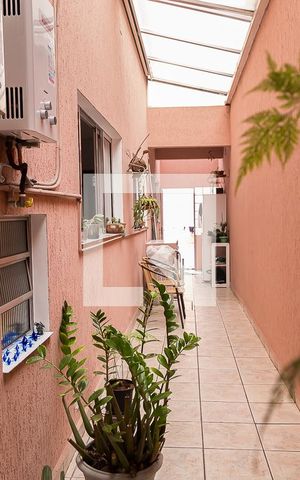 Casa à venda com 160m², 3 quartos e 4 vagas Casa à venda com 160m², 3 quartos e 4 vagasCorredor