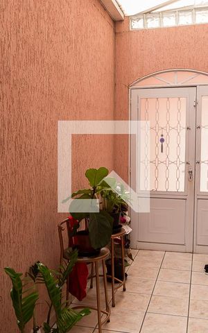 Casa à venda com 160m², 3 quartos e 4 vagas Casa à venda com 160m², 3 quartos e 4 vagasCorredor