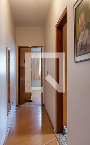Casa à venda com 160m², 3 quartos e 4 vagas Casa à venda com 160m², 3 quartos e 4 vagasCorredor