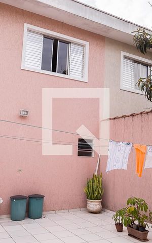 Casa à venda com 160m², 3 quartos e 4 vagas Casa à venda com 160m², 3 quartos e 4 vagasQuintal
