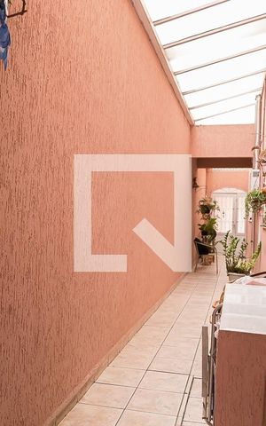 Casa à venda com 160m², 3 quartos e 4 vagas Casa à venda com 160m², 3 quartos e 4 vagasCorredor