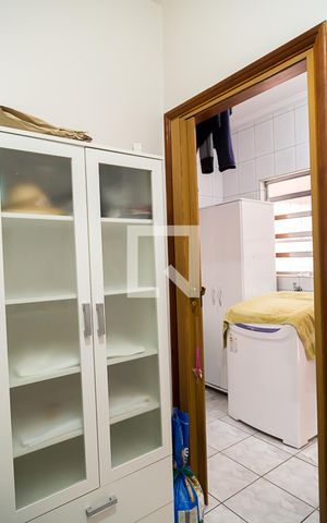 Casa à venda com 160m², 3 quartos e 4 vagas Casa à venda com 160m², 3 quartos e 4 vagasQuarto de Serviço