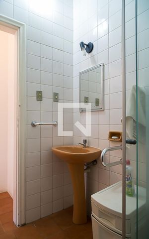 Casa à venda com 160m², 3 quartos e 1 vaga Casa à venda com 160m², 3 quartos e 1 vagaBanheiro