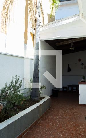 Casa à venda com 160m², 3 quartos e 1 vaga Casa à venda com 160m², 3 quartos e 1 vagaQuintal