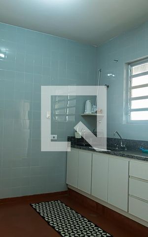 Casa à venda com 160m², 3 quartos e 1 vaga Casa à venda com 160m², 3 quartos e 1 vagaCozinha