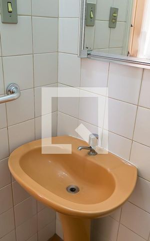 Casa à venda com 160m², 3 quartos e 1 vaga Casa à venda com 160m², 3 quartos e 1 vagaBanheiro