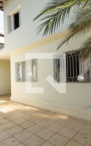 Casa à venda com 320m², 3 quartos e 2 vagas Casa à venda com 320m², 3 quartos e 2 vagasGaragem
