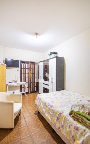 Casa à venda com 240m², 3 quartos e 2 vagas Casa à venda com 240m², 3 quartos e 2 vagasQuarto 1