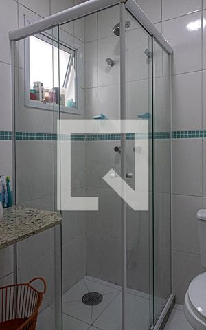Casa à venda com 237m², 3 quartos e 4 vagas Casa à venda com 237m², 3 quartos e 4 vagasbanheiro da suíte1