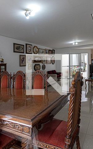 Casa à venda com 237m², 3 quartos e 4 vagas Casa à venda com 237m², 3 quartos e 4 vagassala