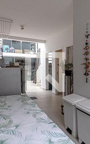 Casa à venda com 237m², 3 quartos e 4 vagas Casa à venda com 237m², 3 quartos e 4 vagasárea de serviço aberta