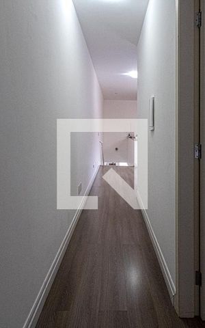 Casa à venda com 237m², 3 quartos e 4 vagas Casa à venda com 237m², 3 quartos e 4 vagascorredor para os comodos