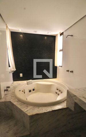Apartamento para alugar com 242m², 4 quartos e 3 vagas Apartamento para alugar com 242m², 4 quartos e 3 vagasBanheiro 1