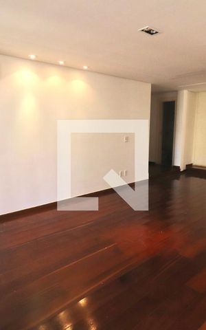 Apartamento para alugar com 242m², 4 quartos e 3 vagas Apartamento para alugar com 242m², 4 quartos e 3 vagasSala