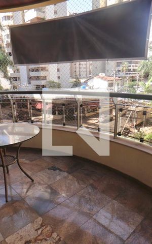 Apartamento para alugar com 242m², 4 quartos e 3 vagas Apartamento para alugar com 242m², 4 quartos e 3 vagasVaranda