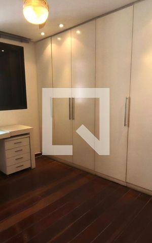 Apartamento para alugar com 242m², 4 quartos e 3 vagas Apartamento para alugar com 242m², 4 quartos e 3 vagasQuarto 2