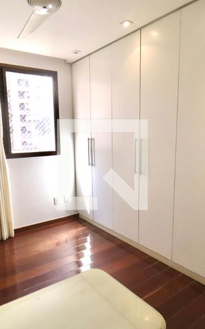 Apartamento para alugar com 242m², 4 quartos e 3 vagas Apartamento para alugar com 242m², 4 quartos e 3 vagasQuarto 3