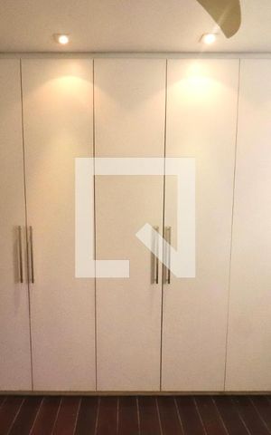 Apartamento para alugar com 242m², 4 quartos e 3 vagas Apartamento para alugar com 242m², 4 quartos e 3 vagasArmário- Quarto 4