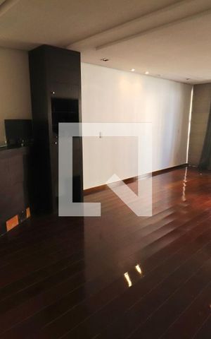 Apartamento para alugar com 242m², 4 quartos e 3 vagas Apartamento para alugar com 242m², 4 quartos e 3 vagasSala