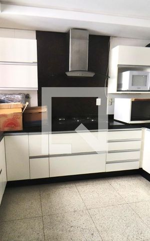 Apartamento para alugar com 242m², 4 quartos e 3 vagas Apartamento para alugar com 242m², 4 quartos e 3 vagasCozinha