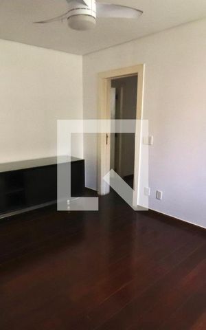 Apartamento para alugar com 242m², 4 quartos e 3 vagas Apartamento para alugar com 242m², 4 quartos e 3 vagasSala 3