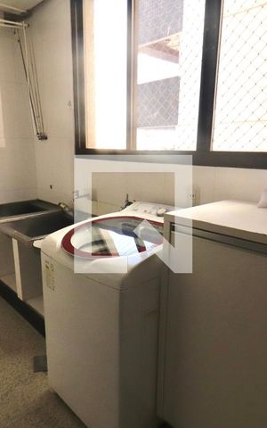 Apartamento para alugar com 242m², 4 quartos e 3 vagas Apartamento para alugar com 242m², 4 quartos e 3 vagasÁrea de Serviço