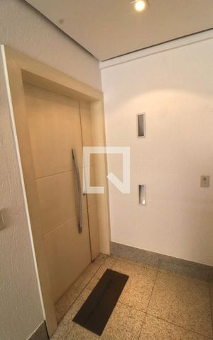 Apartamento para alugar com 242m², 4 quartos e 3 vagas Apartamento para alugar com 242m², 4 quartos e 3 vagasPorta de entrada