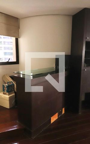 Apartamento para alugar com 242m², 4 quartos e 3 vagas Apartamento para alugar com 242m², 4 quartos e 3 vagasSala