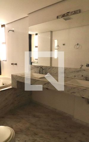 Apartamento para alugar com 242m², 4 quartos e 3 vagas Apartamento para alugar com 242m², 4 quartos e 3 vagasBanheiro 1