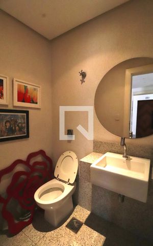 Apartamento para alugar com 242m², 4 quartos e 3 vagas Apartamento para alugar com 242m², 4 quartos e 3 vagasLavabo