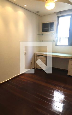 Apartamento para alugar com 242m², 4 quartos e 3 vagas Apartamento para alugar com 242m², 4 quartos e 3 vagasQuarto 2