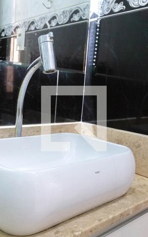 Apartamento para alugar com 54m², 2 quartos e 1 vaga Apartamento para alugar com 54m², 2 quartos e 1 vagaBanheiro