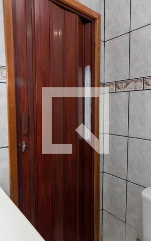 Casa à venda com 112m², 3 quartos e 2 vagas Casa à venda com 112m², 3 quartos e 2 vagasCasa 1 - Banheiro Social